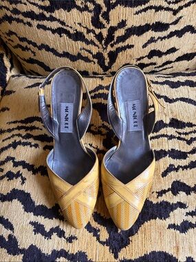 Vintage “86 Monique, New York Mustard Yellow Leather Made in Italy Slingbacks